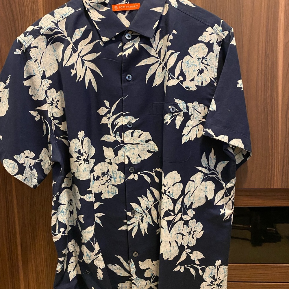 Men’s aloha shirts